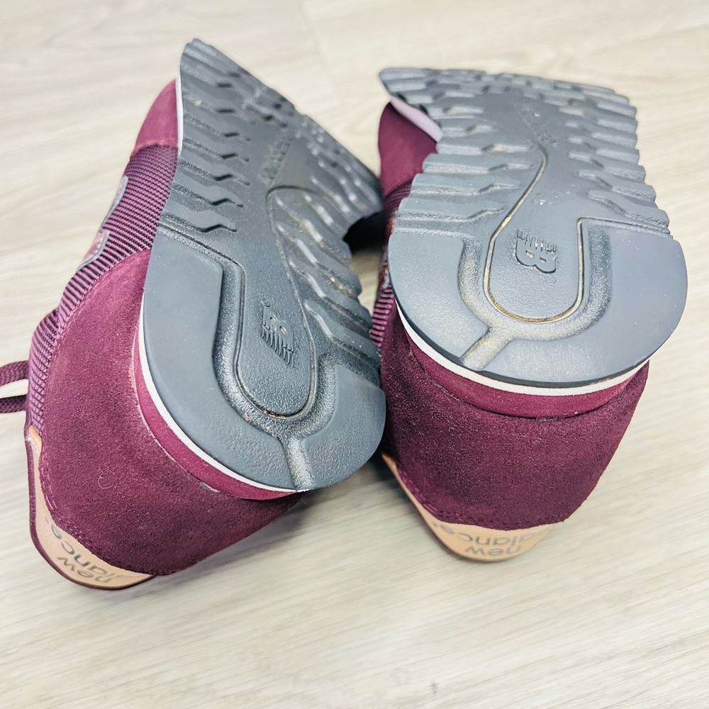 New Balance 311 Women’s Maroon and Rose Gold Suede Leather Sneakers Sz 9 - Picture 5 of 10